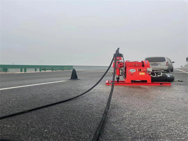 和静马路路基路面开裂下沉注浆加固灌浆